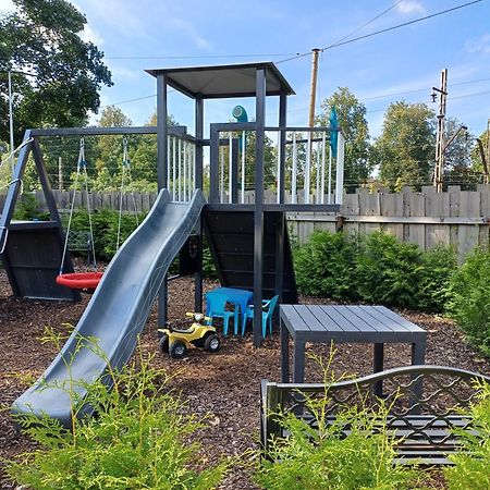 Green Garden & Private Parking Apartments With Playground Riga Eksteriør bilde